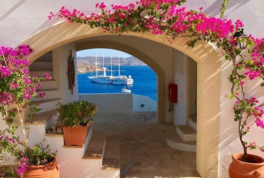 Le Balcon