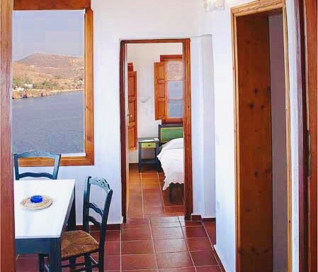 Le Balcon